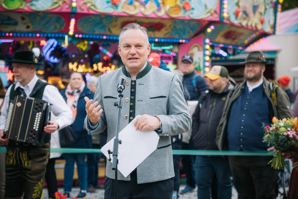 Für Wirtschaftsreferent Dr. Christian Scharpf war es ein gelungener Dult-Auftakt.