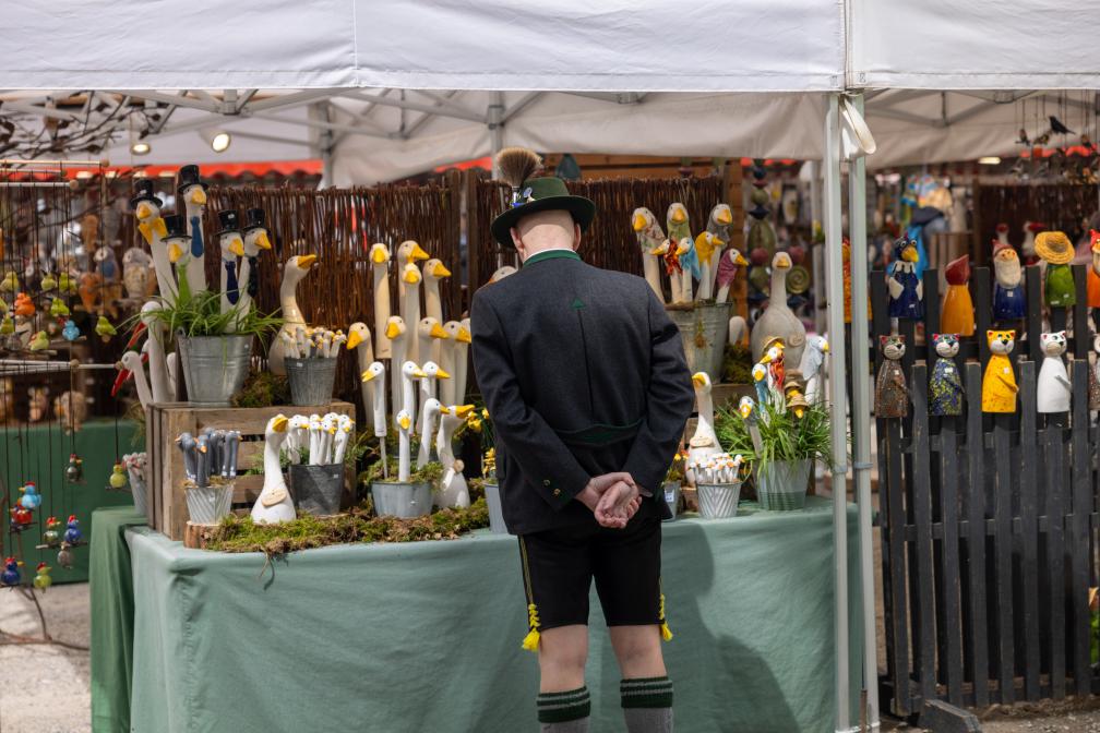 Menschen in Tracht waren heuer oft auch auf der Dult anzutreffen.