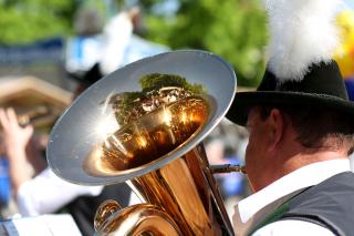 Blasmusikant in bayerischer Tracht