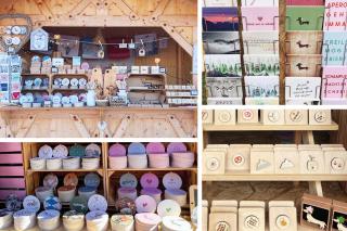 Kartlerei Store Auer Dult München Standl mit Postkarten, Trachtenanstecker, Bierdeckel und Holzbildchen