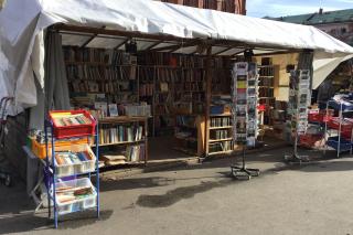 Antiquarischer Bücherstand von Inge Kindermann Der Antiquarischer Bücherstand von Inge Kindermann mit Antiquarischen Büchern, Zeitschriften, Grafiken, Postkarten, CDs, DVDs, Kleinkunst und Sammlerstücken