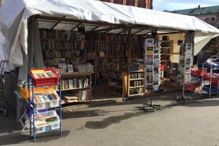 Der Antiquarischer Bücherstand von Inge Kindermann mit Antiquarischen Büchern, Zeitschriften, Grafiken, Postkarten, CDs, DVDs, Kleinkunst und Sammlerstücken 