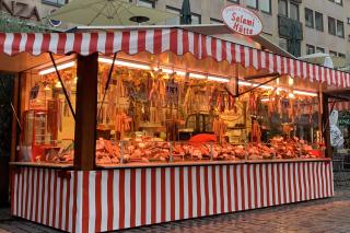 Salamihütte von Elvira Zeitlhöfler Salami, Schinken und Speck aus eigener Produktion von der Salamihütte