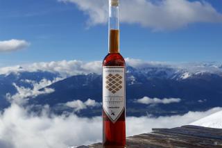 Latschenkieferlikör von der AlpPine Spirits GmbH Latschenkieferlikör von der AlpPine Spirits GmbH