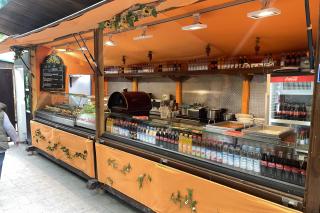 Wurstbraterei Steindl Wurstbraterei Steindl mit Leberkas, Bratwürste, Schaschlik, Vegane Burger und vegane Schupfnudeln