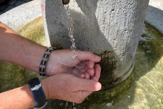 Trinkwasserbrunnen auf der Auer Dult Trinkwasserbrunnen auf der Auer Dult