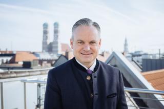 Dr. Christian Scharpf Der Referent für Arbeit und Wirtschaft, Christian Scharpf